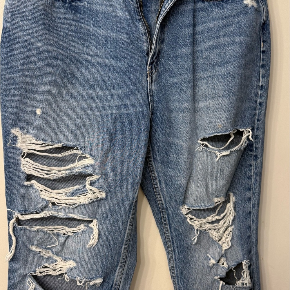 Zara Women’s Relaxed Ripped Blue Jeans - Picture 4 of 10